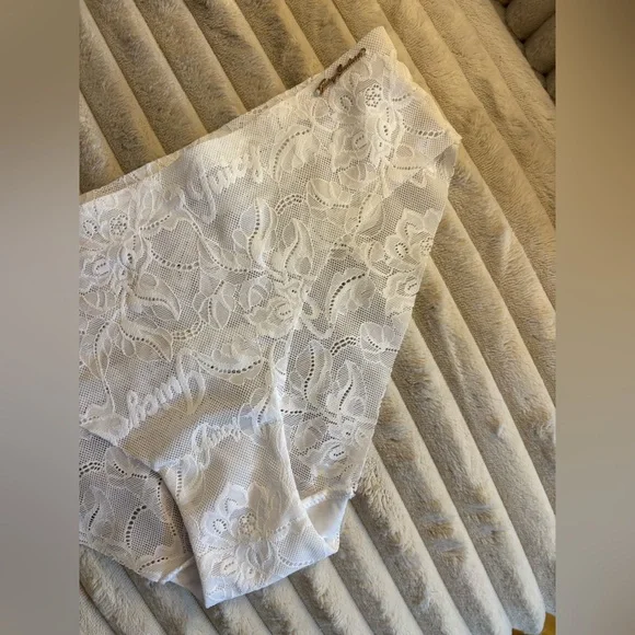 Juicy Couture White Floral Lace Panties - Picture 2 of 5